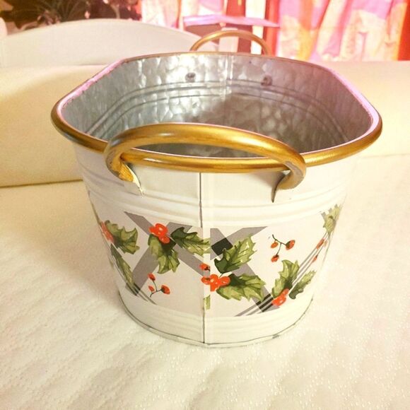 Ashland White Christmas Galvanized Tub - Picture 3 of 10